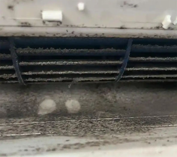 墨竹工卡空调吹的风有股烧焦味是怎么回事